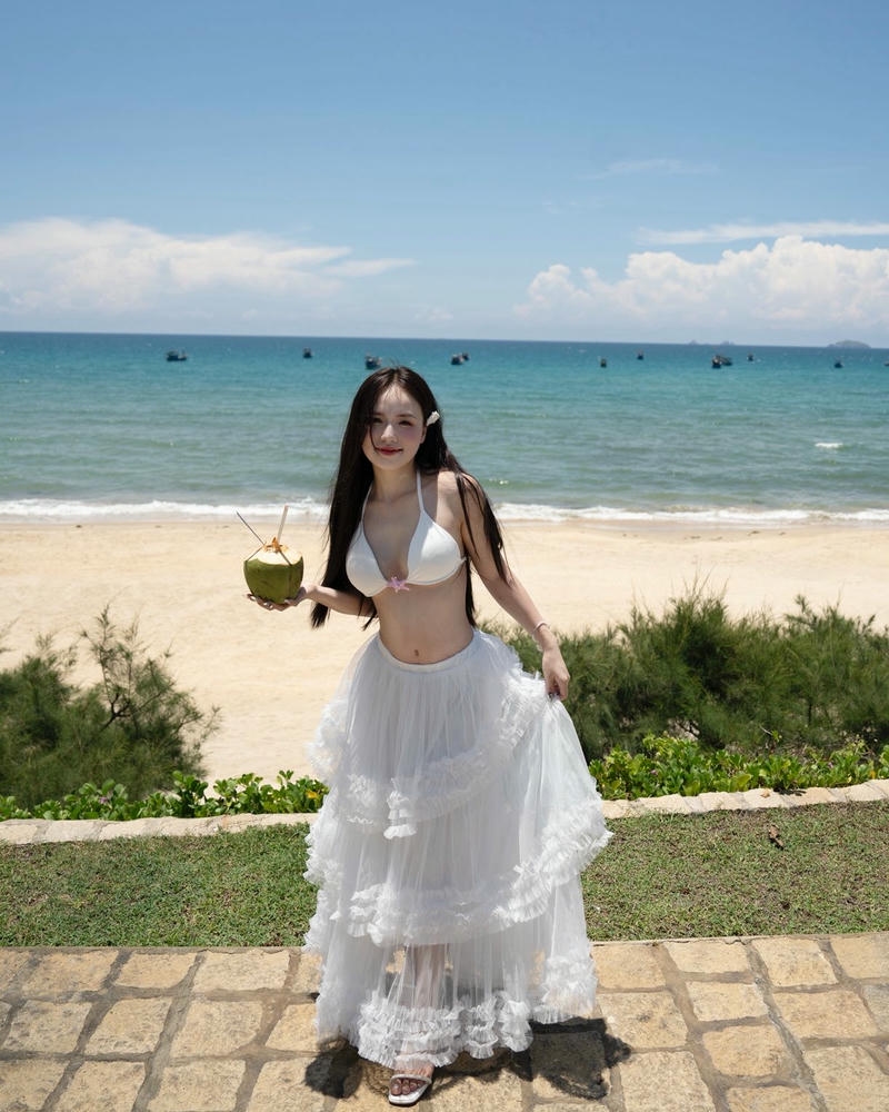 Ảnh Thị Nhung ngầu ánh nhìn sắc sảo