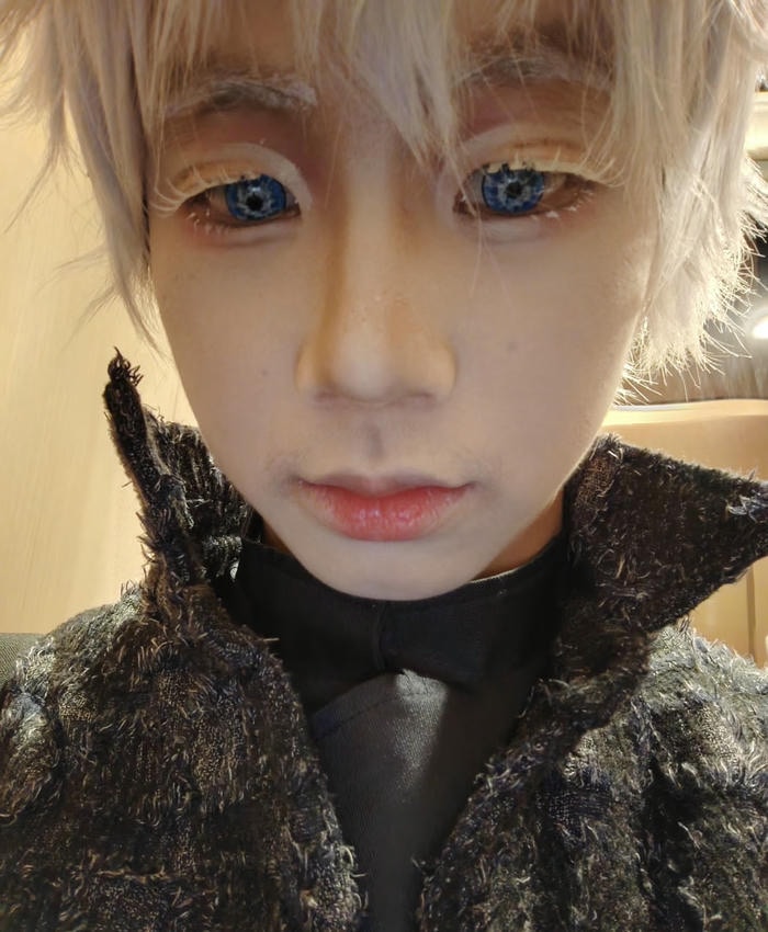 Ảnh cosplay Gojo ánh sáng nổi bật