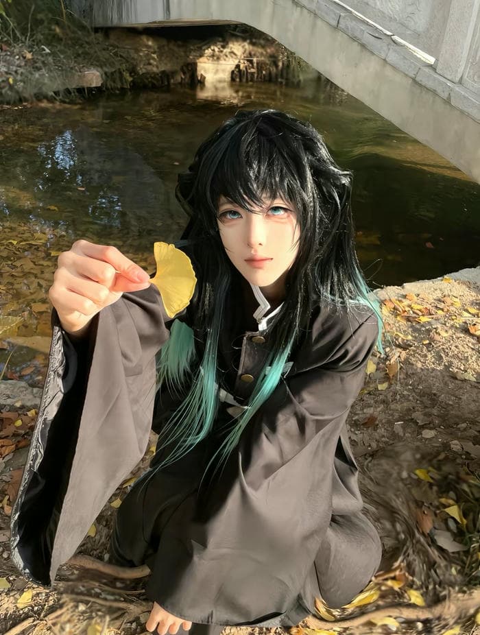 Ảnh cosplay Muichiro phong cách lạnh lùng