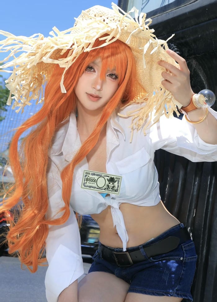 Ảnh cosplay One Piece phong thái mạnh mẽ cuốn hút