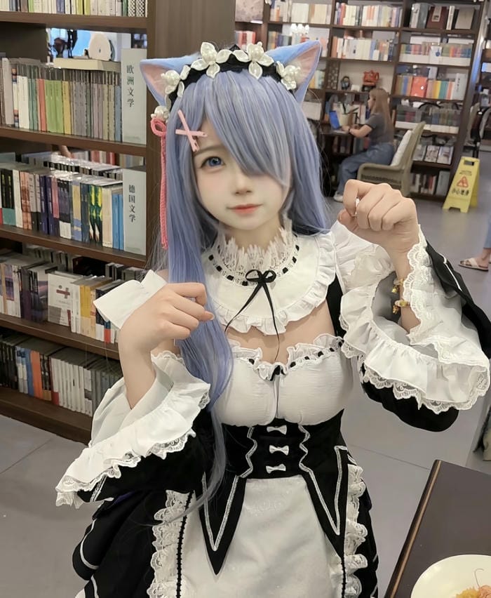 Ảnh cosplay Rem phong thái dịu nhẹ