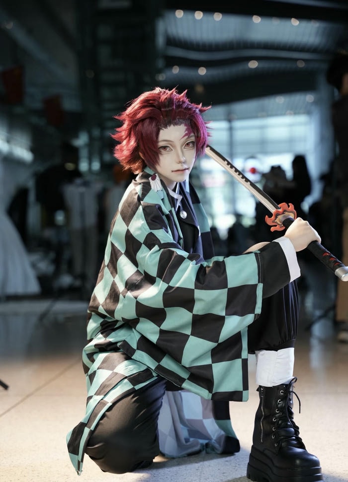 Ảnh cosplay Tanjiro ánh mắt cực hút