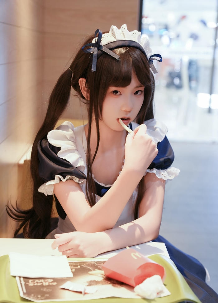 Ảnh cosplay hầu gái đáng yêu