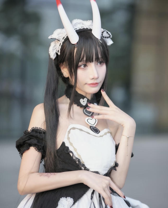 Ảnh cosplay hầu gái trang phục mềm mại