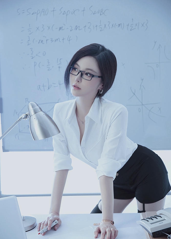 Ảnh cosplay thư ký không gian văn phòng