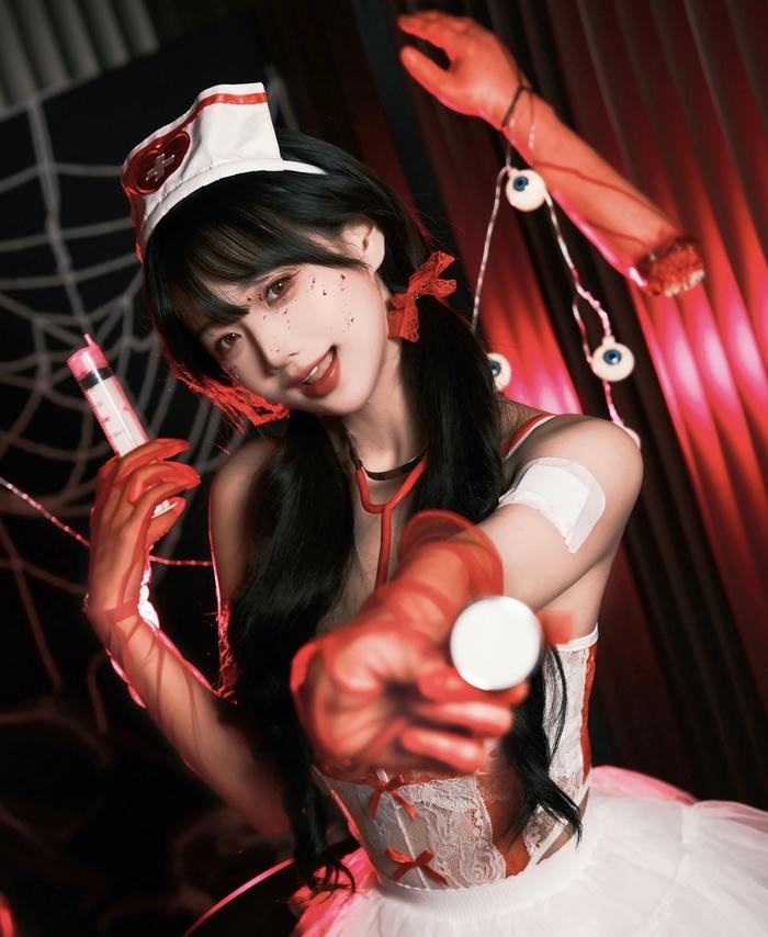 Ảnh cosplay y tá trang phục bệnh viện