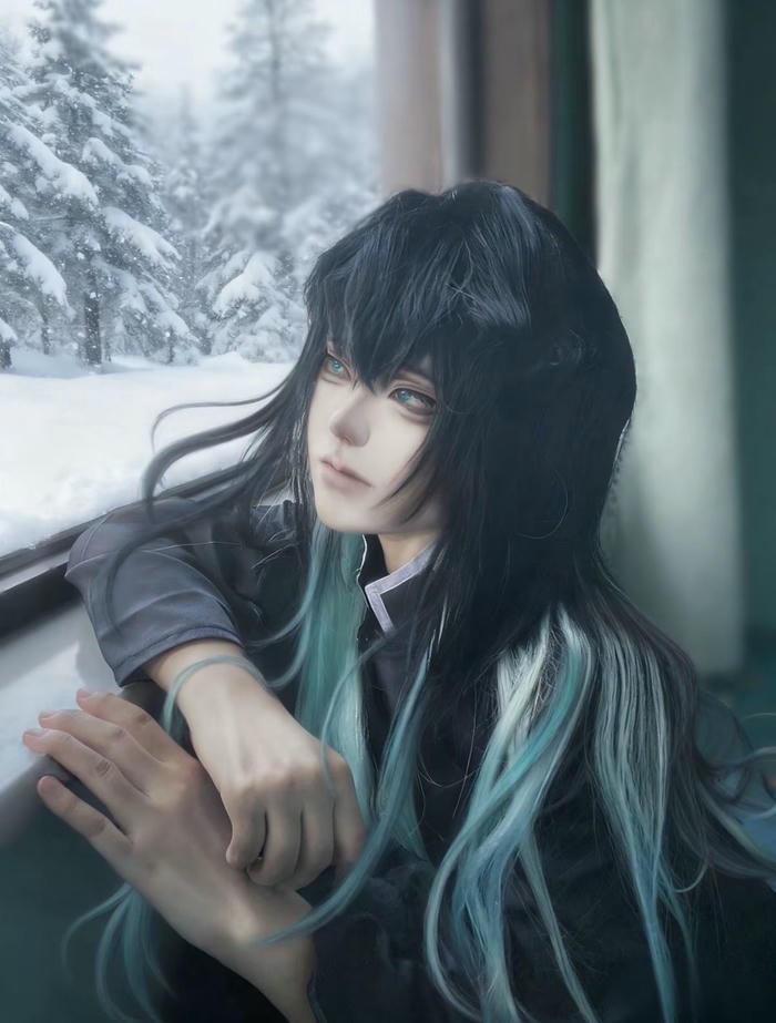 Anime cosplay Muichiro phong thái cực lạnh