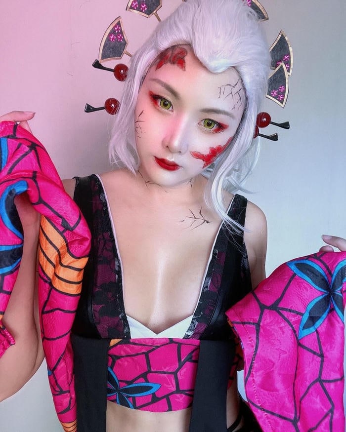 Cosplay Daki gợi cảm ánh nhìn mạnh