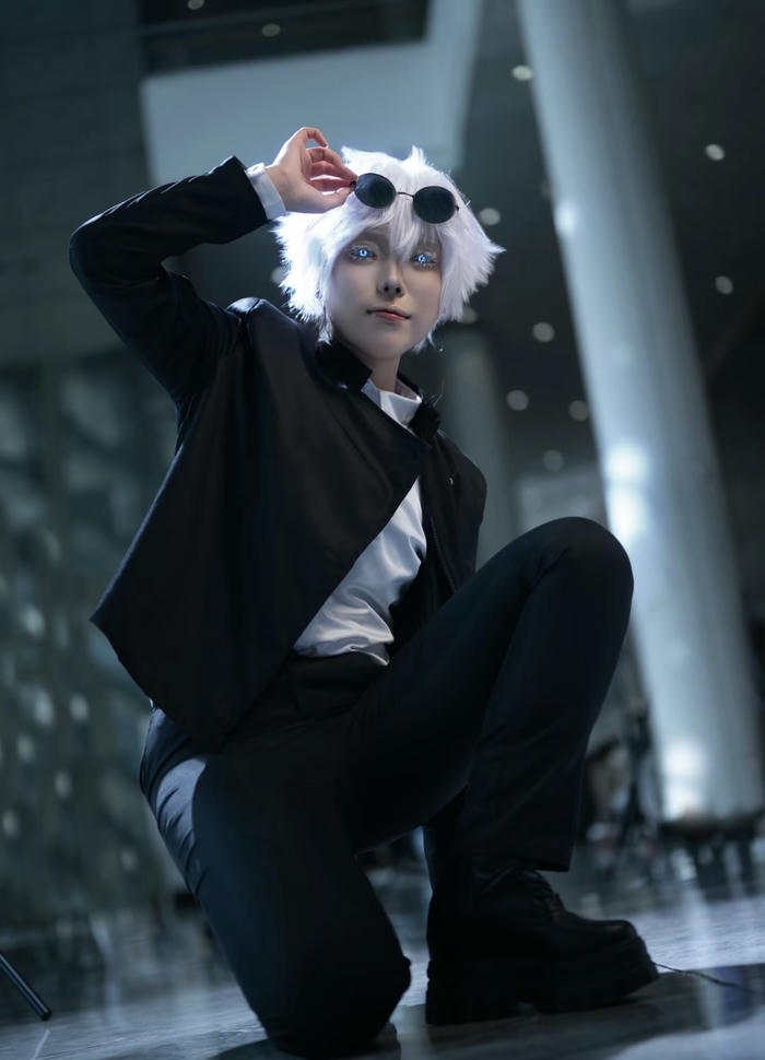 Cosplay Gojo thần thái lạnh độc đáo