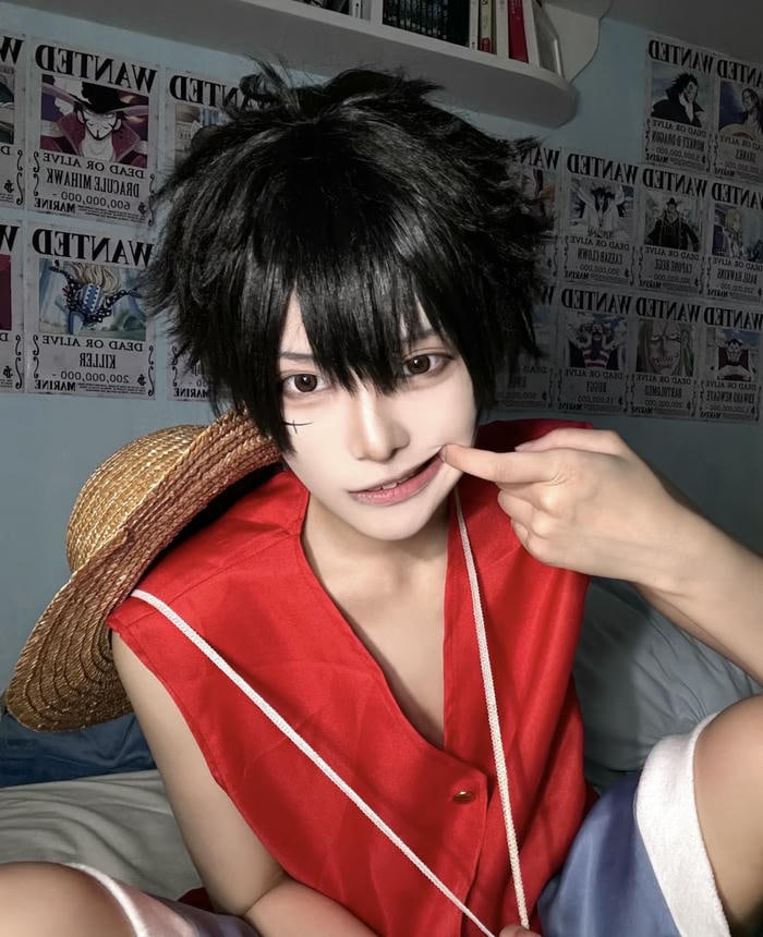 Cosplay One Piece phong cách hải tặc nổi bật