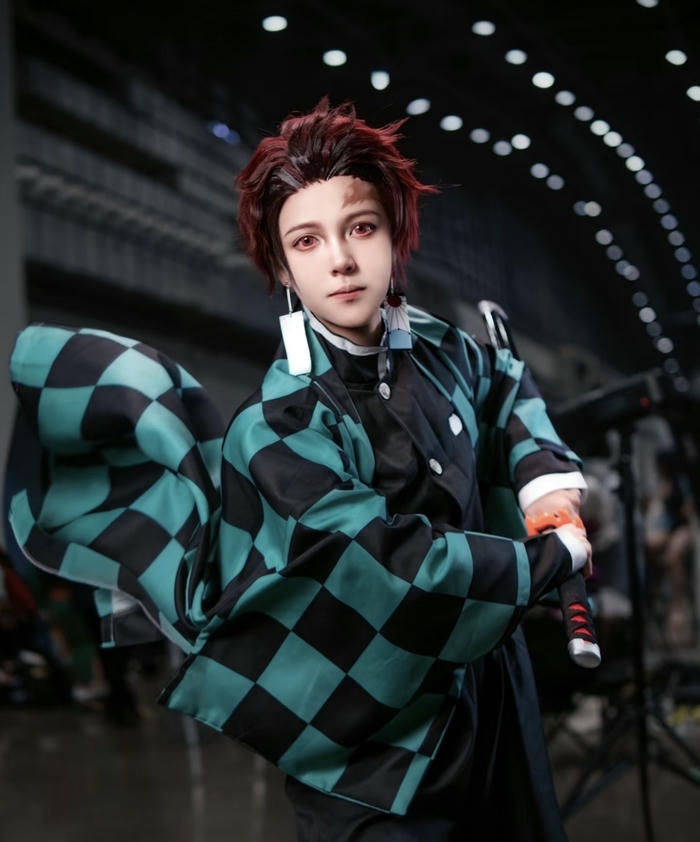 Cosplay Tanjiro phong thái mạnh mẽ cực