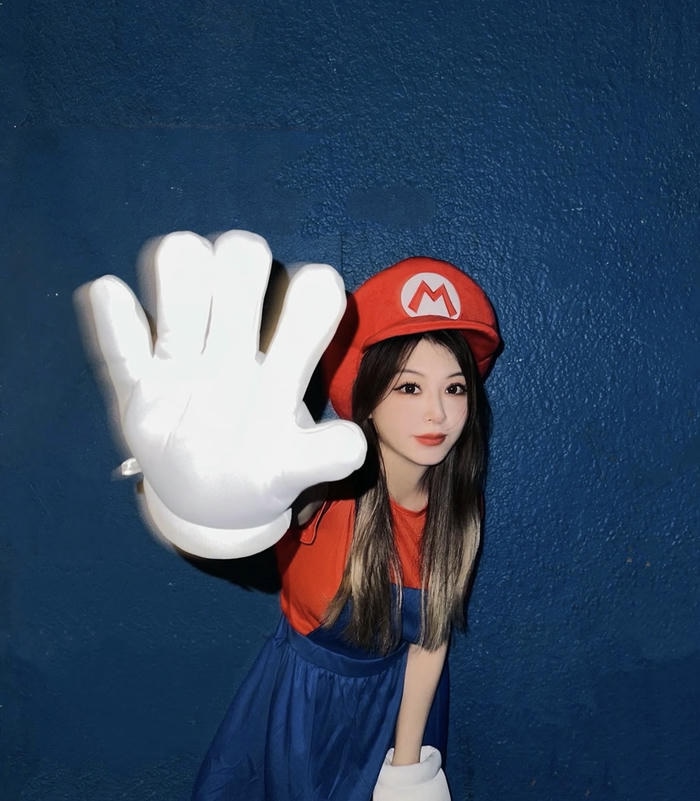 Cosplay cute nhân vật hoạt hình Mario
