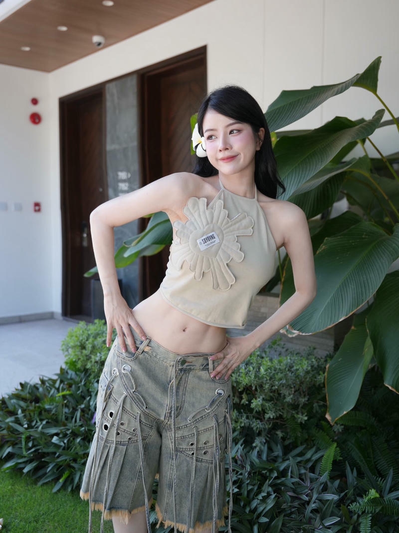 Dj Mie quyến rũ tạo dáng nổi bật