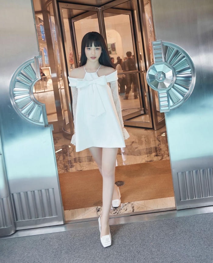 Gái đẹp Amee sexy dáng váy cuốn