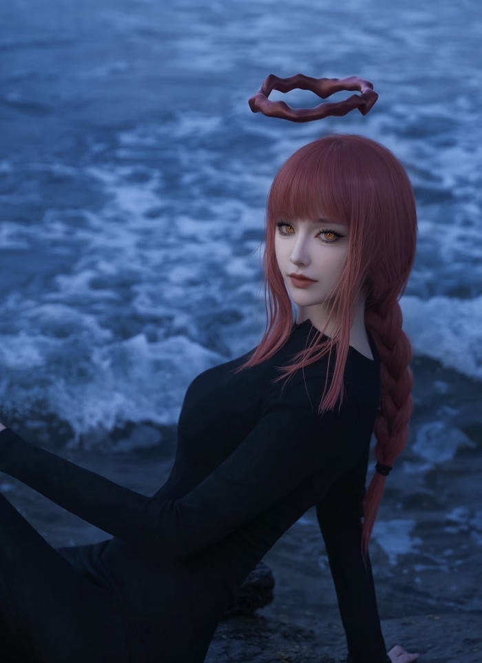 Gái đẹp cosplay Makima ảo thần bí