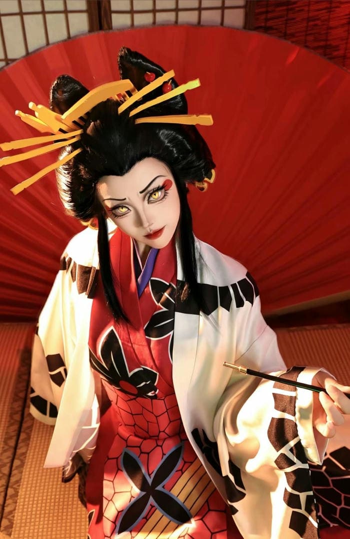 Gái xinh cosplay Daki ánh mắt lạnh sắc