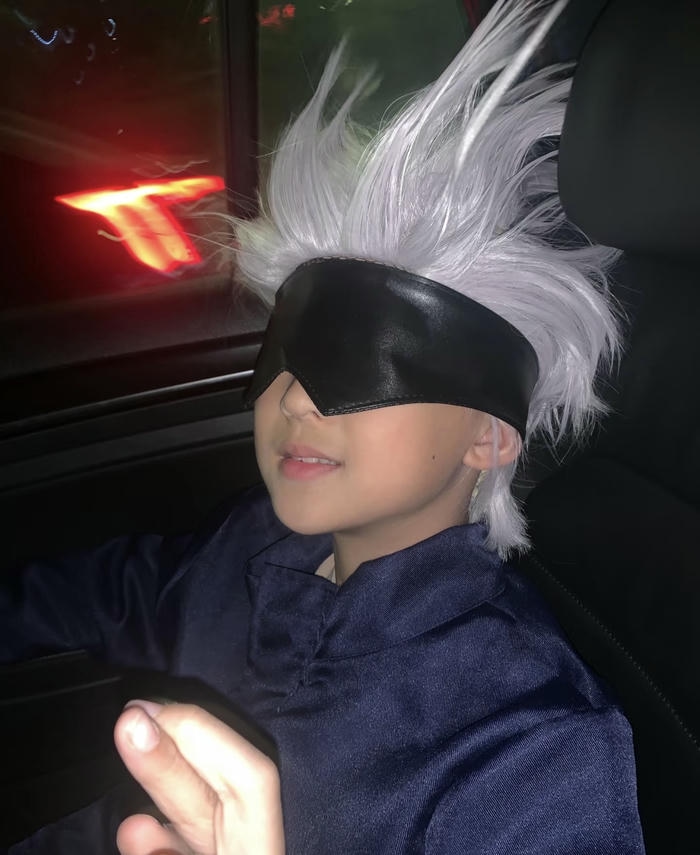 Gojo cosplay khí chất lạnh thần