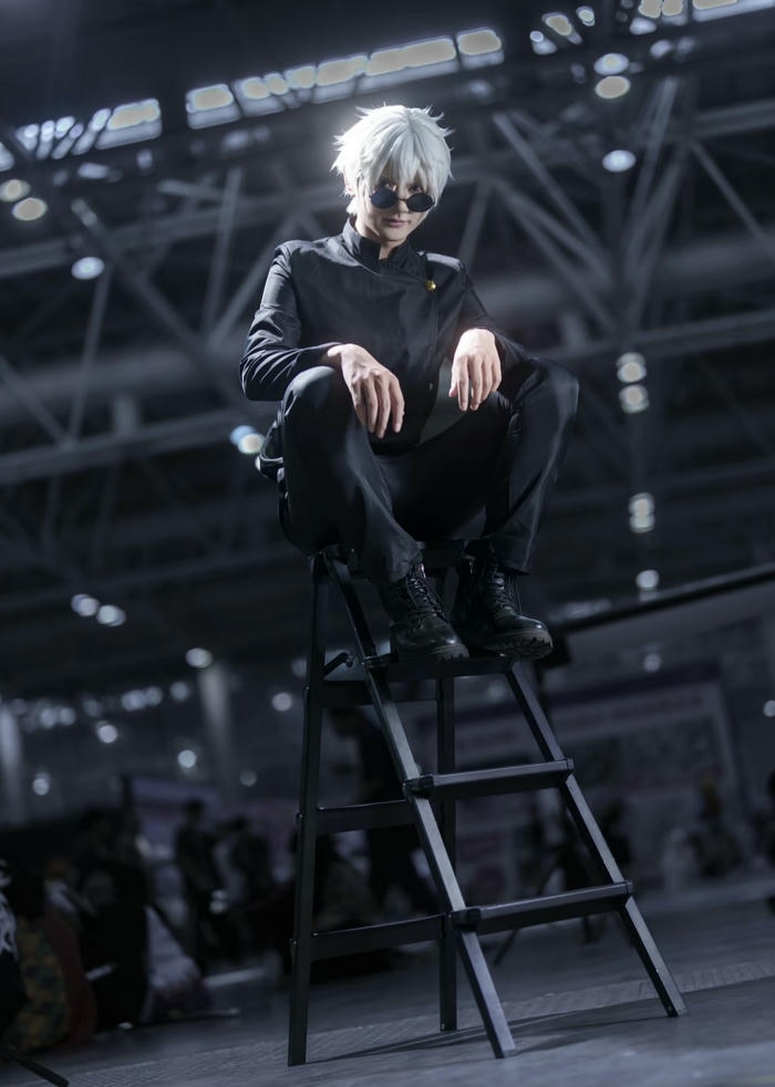 Hình Gojo cosplay khí chất điềm tĩnh