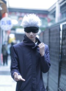 Hình ảnh Gojo cosplay khí chất mạnh