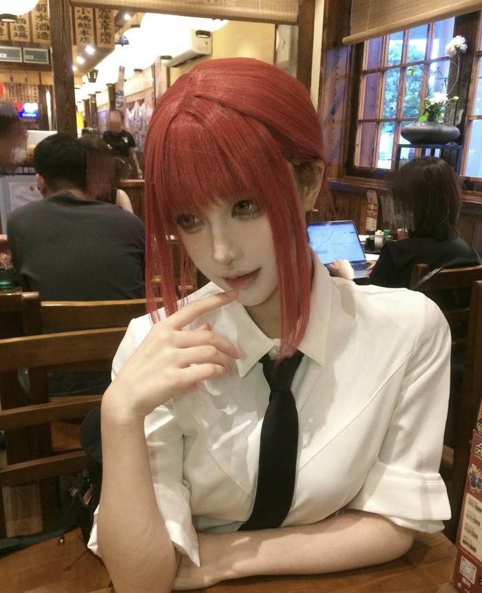 Hình ảnh Makima cosplay gợi cảm cực