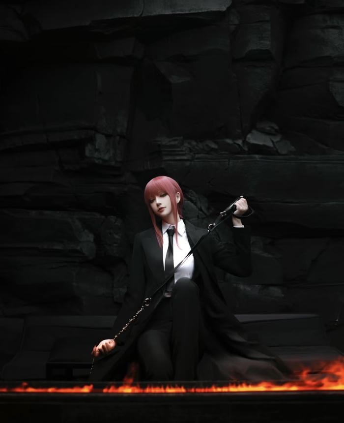 Hình ảnh Makima cosplay sexy ánh mắt