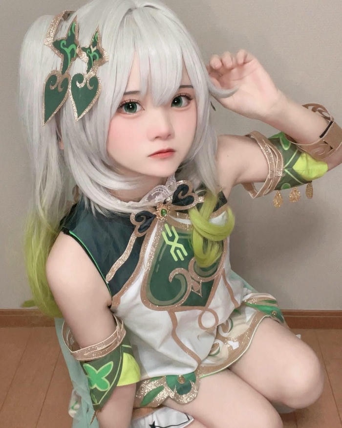 Hình ảnh Nahida cosplay phong thái thanh nhã