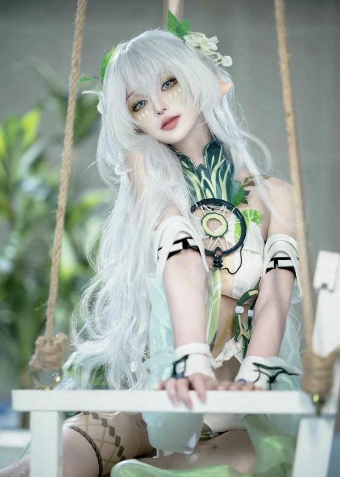 Hình ảnh Nahida cosplay thần thái lạnh