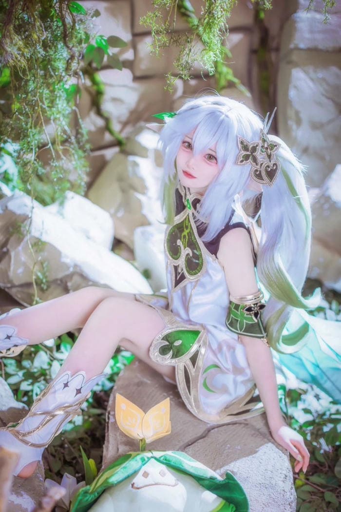 Hình ảnh Nahida cosplay thần thái thanh