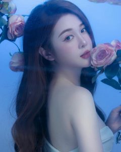 Hình ảnh Ribi Sachi thời trang hiện đại cuốn hút