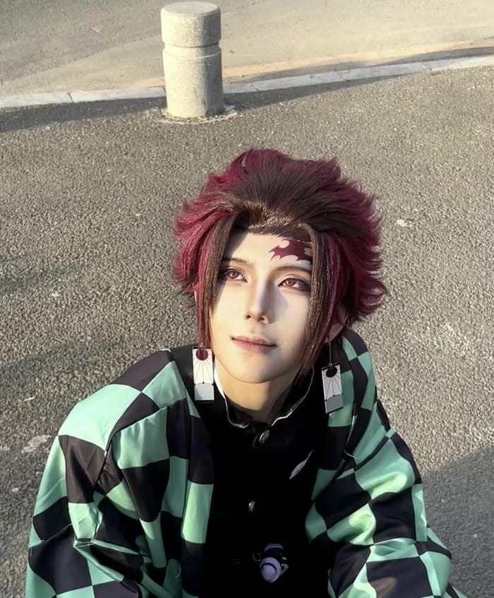 Hình ảnh Tanjiro cosplay phong thái cực