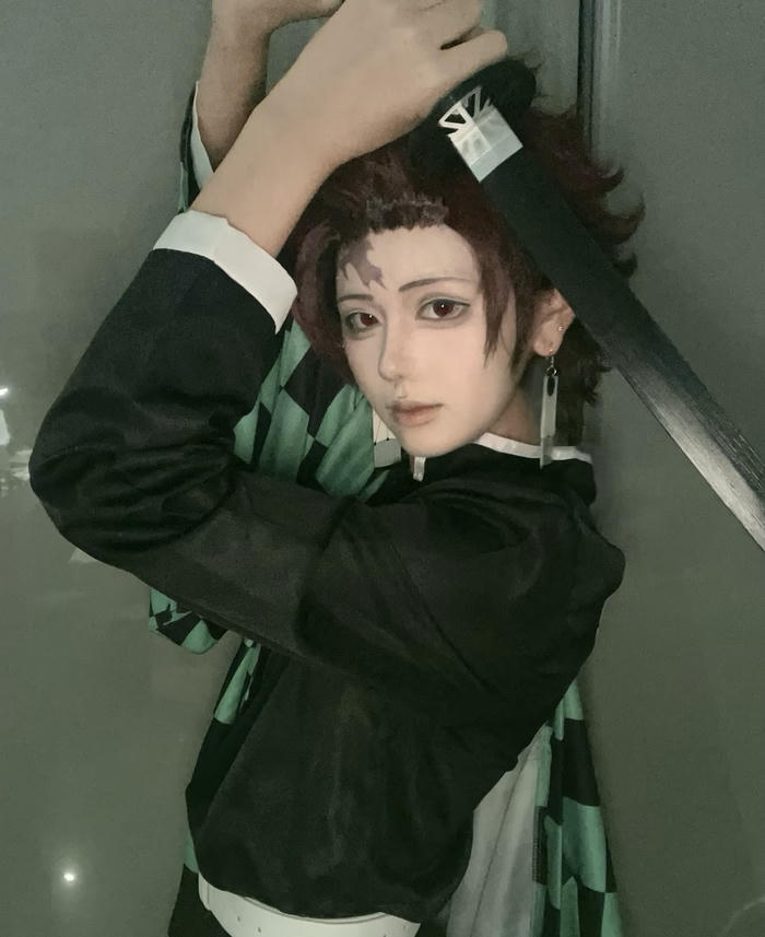 Hình ảnh Tanjiro cosplay thần bí