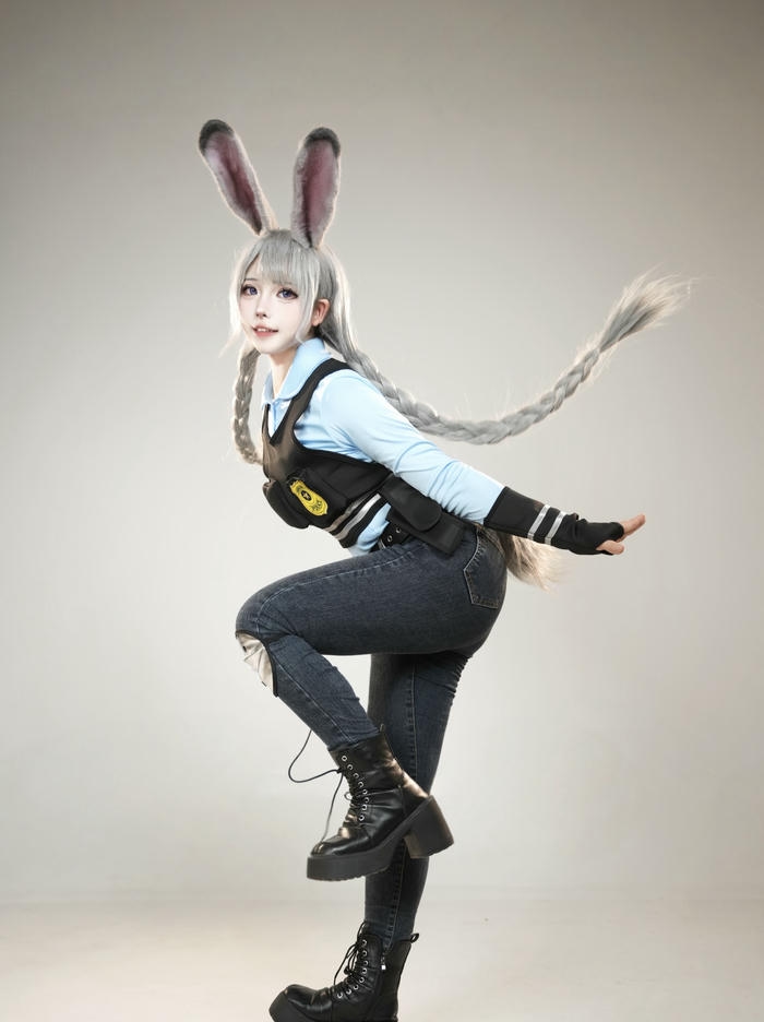Hình ảnh cosplay cảnh sát thỏ cute