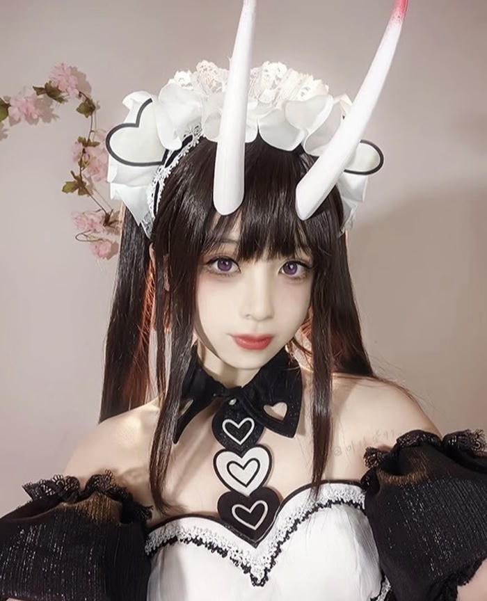Hình ảnh cosplay hầu gái có cặp sừng dài