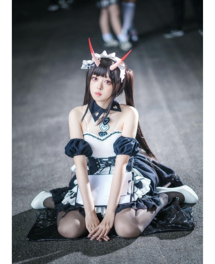 Hình ảnh cosplay hầu gái có cặp sừng
