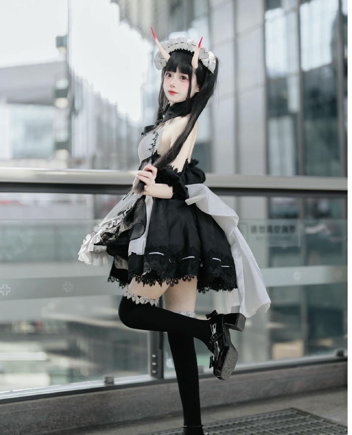 Hình ảnh cosplay hầu gái thân hình đẹp