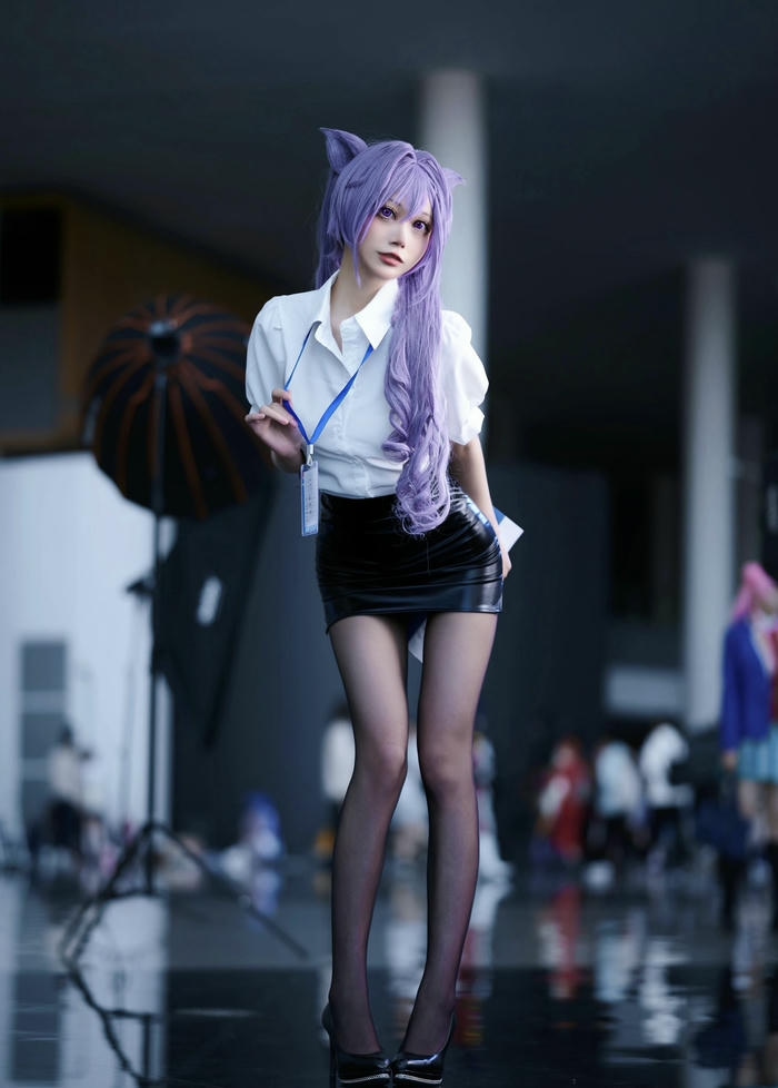 Hình ảnh cosplay thư ký phong cách
