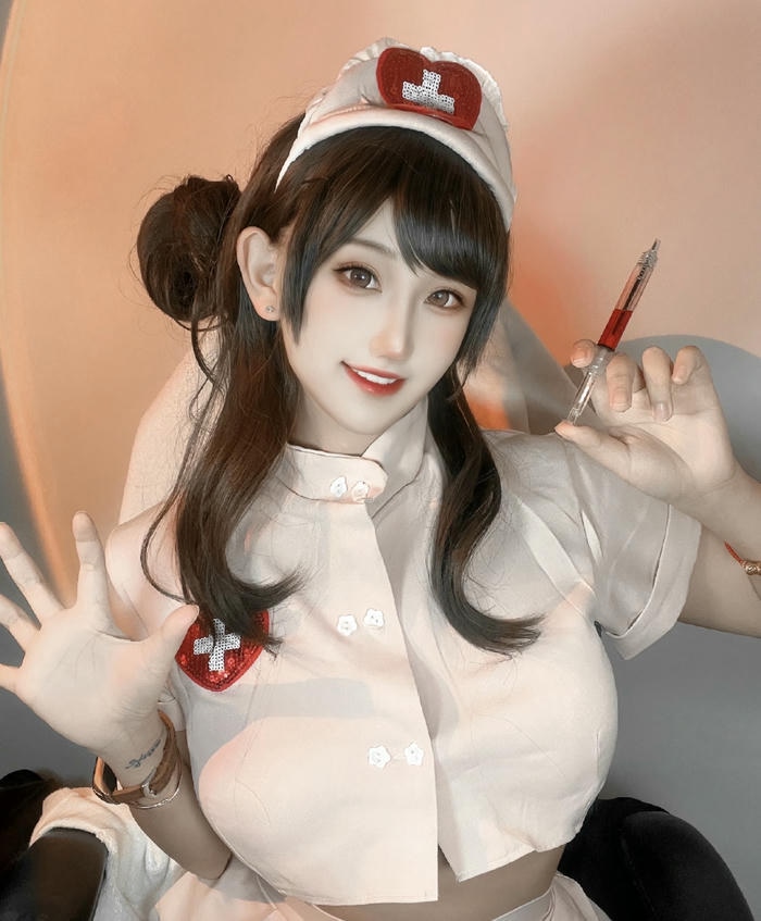 Hình ảnh cosplay y tá đẹp