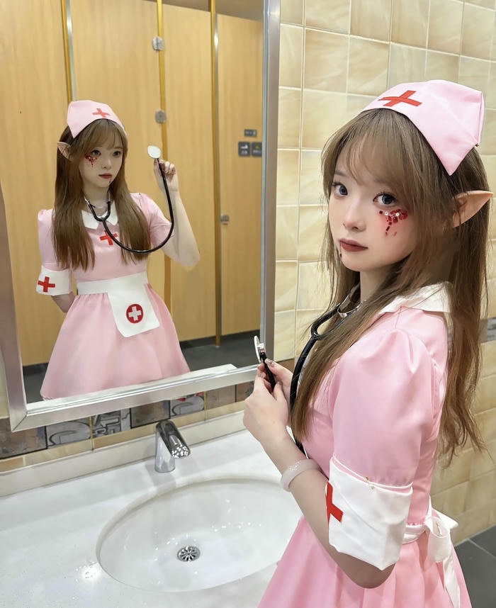 Hình ảnh cosplay y tá kinh dị