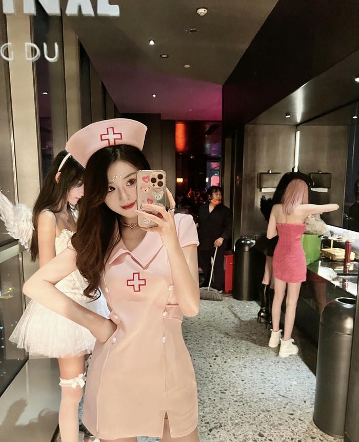 Hình ảnh cosplay y tá sạch đẹp