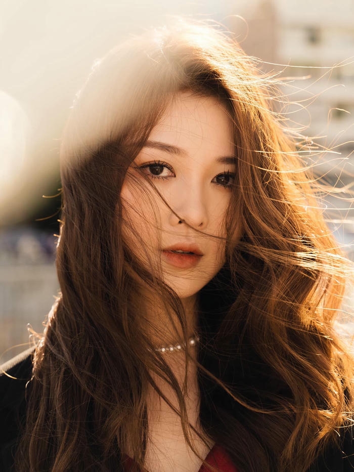 Hình ảnh dáng Ribi Sachi tạo dáng tự nhiên