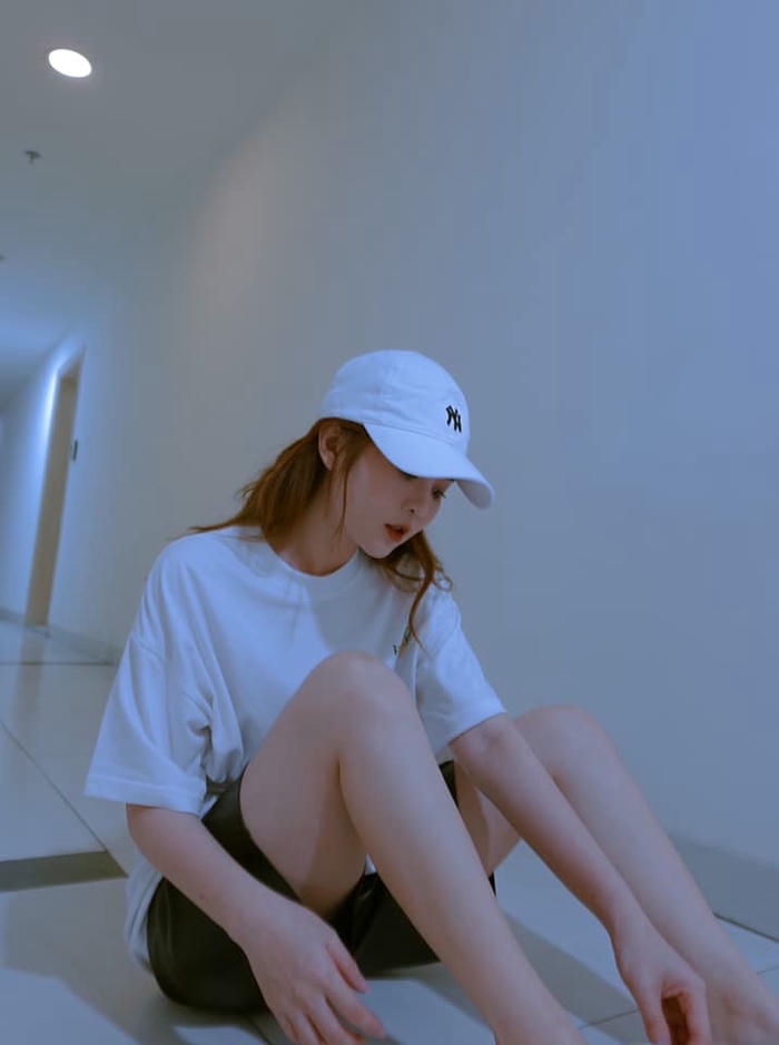 Hình body Ribi Sachi khoe vóc dáng hài hòa