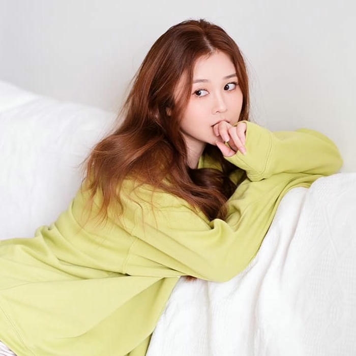 Hình body Ribi Sachi thời trang hiện đại cuốn hút