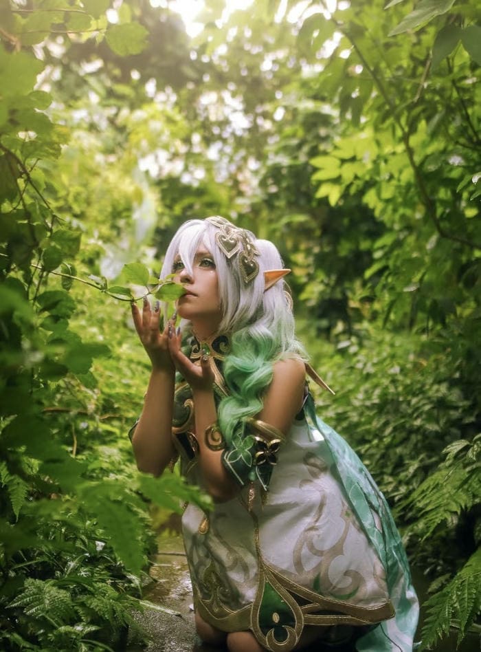 Hình cosplay Nahida đường nét thanh thoát
