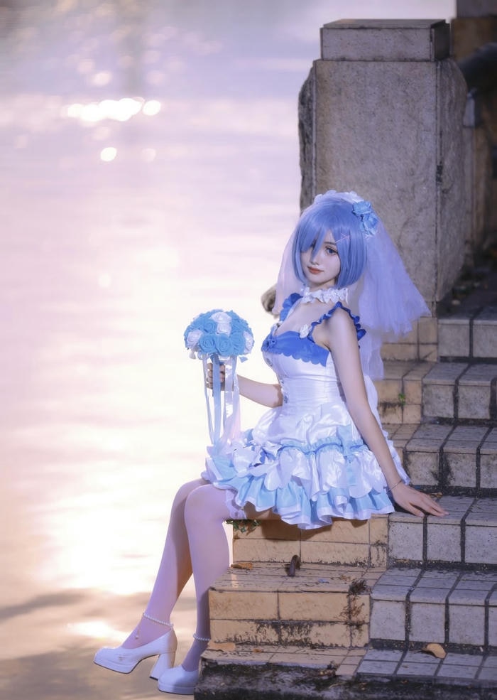 Hình cosplay Rem ánh mắt đáng yêu