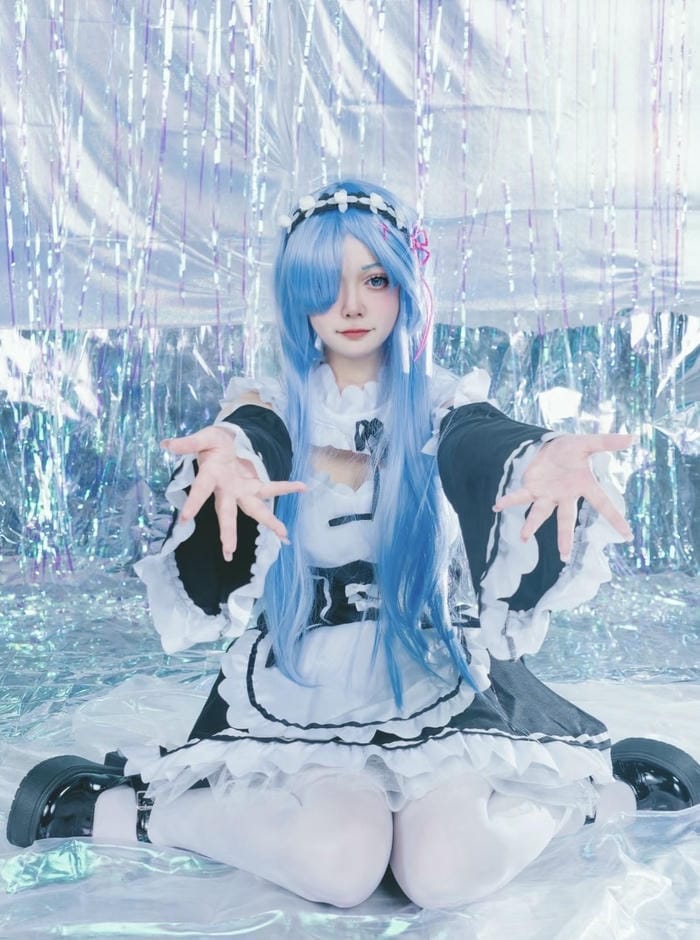 Hình cosplay Rem ngọt ngào cực rạng
