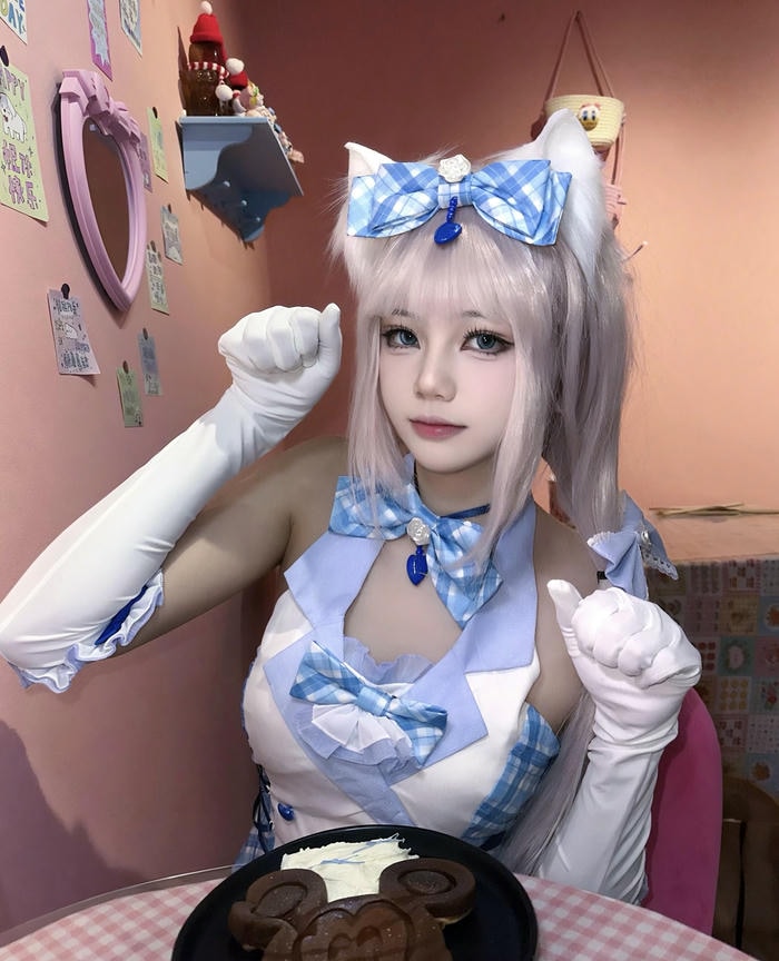 Hình cosplay cute màu nơ xanh biển