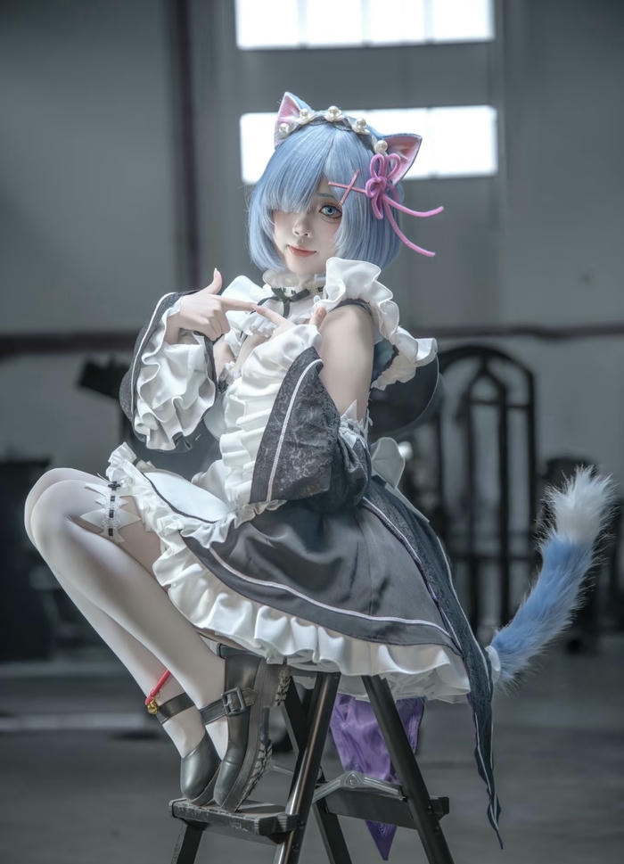 Hình cosplay rem đáng yêu vô đối