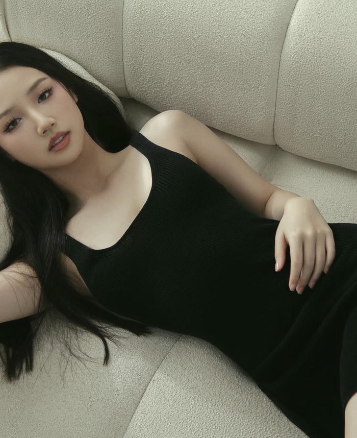 Hình sexy của Amee dáng nằm quyến rũ