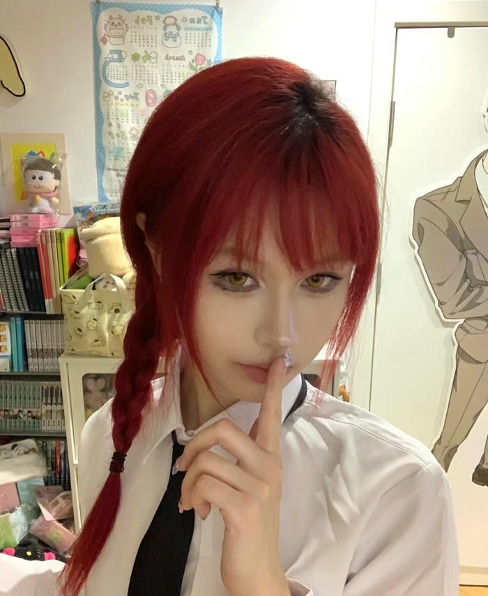 Makima cosplay gợi cảm ánh nhìn mạnh