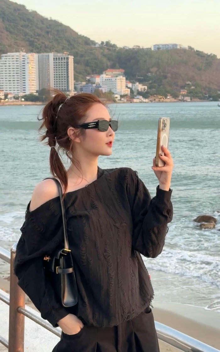 Ribi Sachi ảnh quyến rũ trẻ trung nổi bật